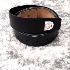 Stunning Salvatore Ferragamo Black Leather belt strap 🔥UNIQUE🔥